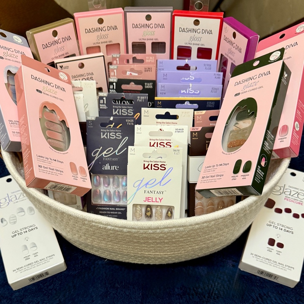 🆕 MEGA Lot of 30 Dashing Diva & KISS Nail Sets (plus two free gifts!) Bundle NIB